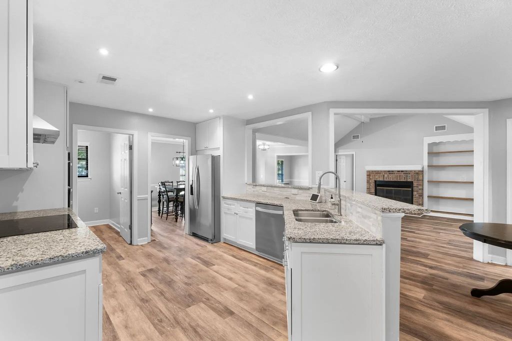 3307 Kings Road, Panama City