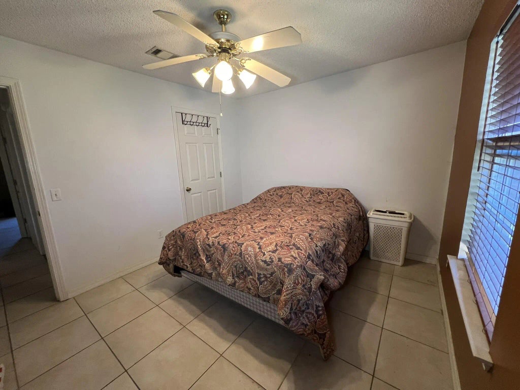 29 of 39 - 1937 Jessica Way, Navarre, FL