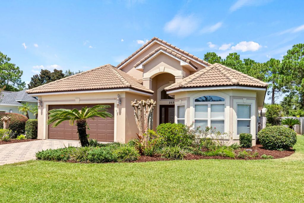 253 Okeechobee Cove, Destin