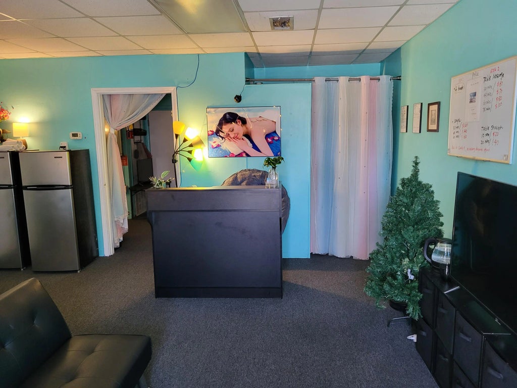 3 of 8 - 294 Eglin Pkwy, Fort Walton Beach, FL