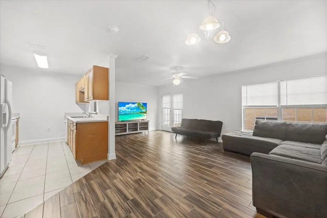 552 Wingspan Way, Crestview