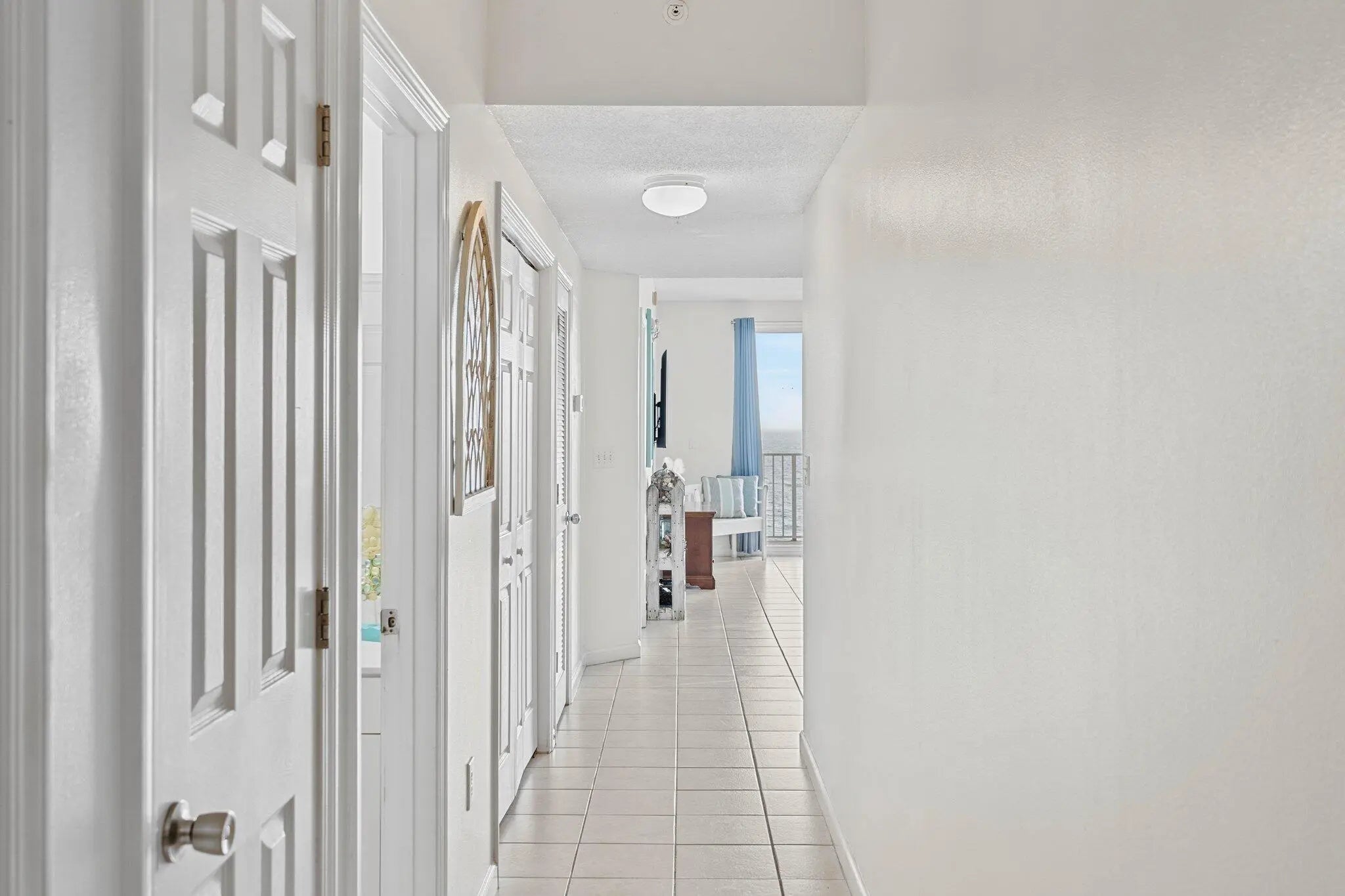 Photo of Listing #966945