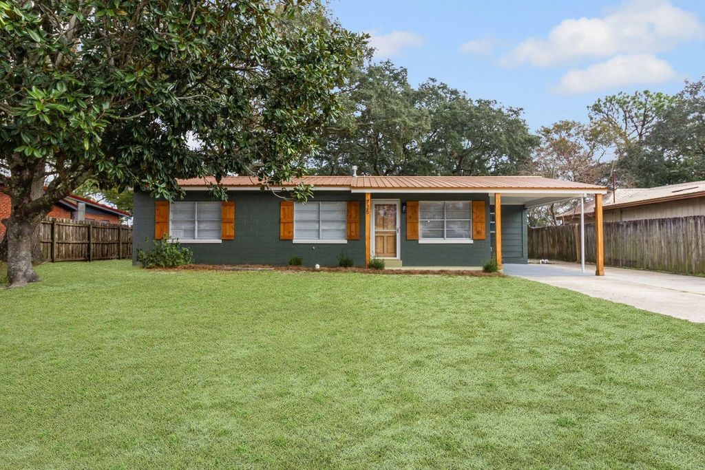 725 Tuxedo Drive, Fort Walton Beach