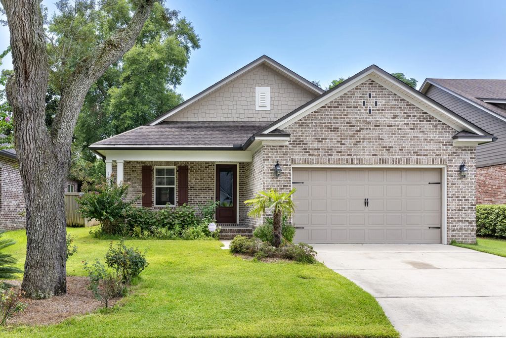 1970 Hattie Mae Lane, Niceville