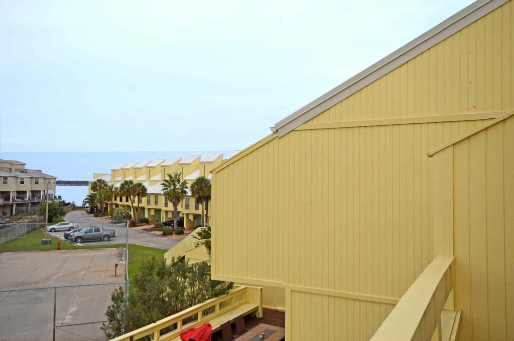 6 of 68 - 8520 Gulf Boulevard 35, Navarre, FL