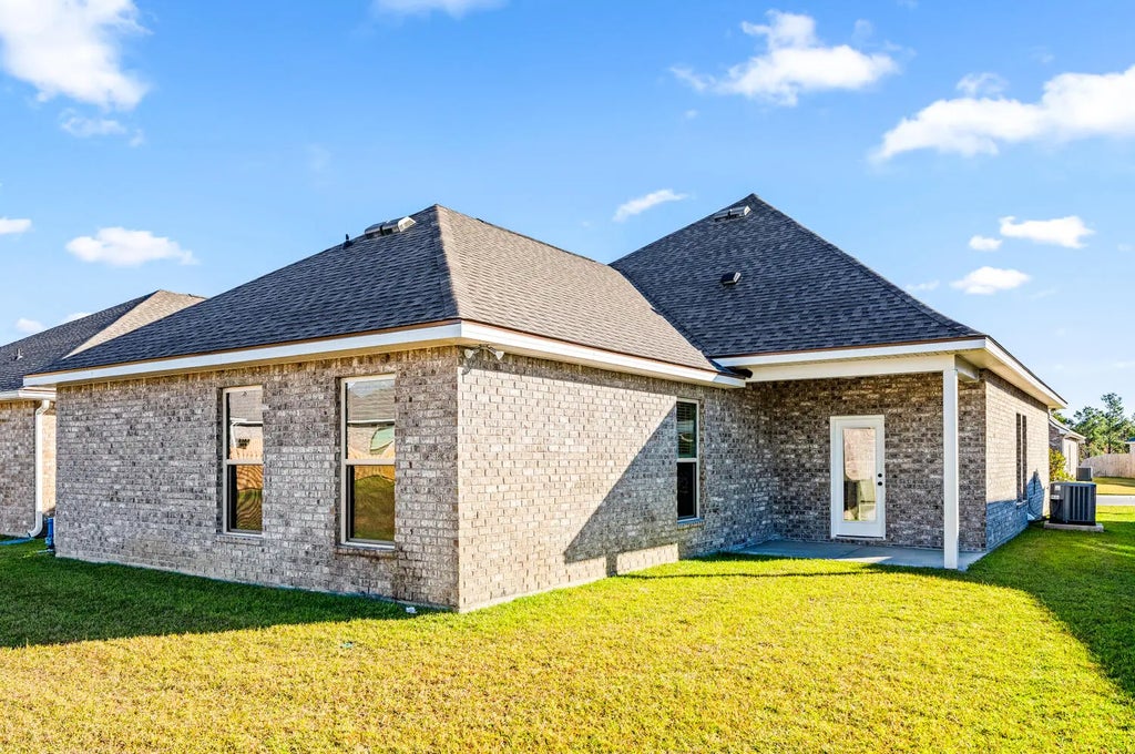 19 of 21 - 130 Hydrangea Boulevard, Freeport, FL