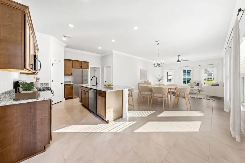 2 of 21 - 130 Hydrangea Boulevard, Freeport, FL