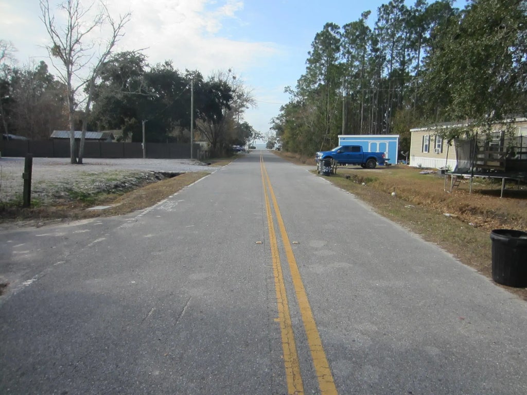 3 of 5 - Lot 4 Park Road, Freeport, FL