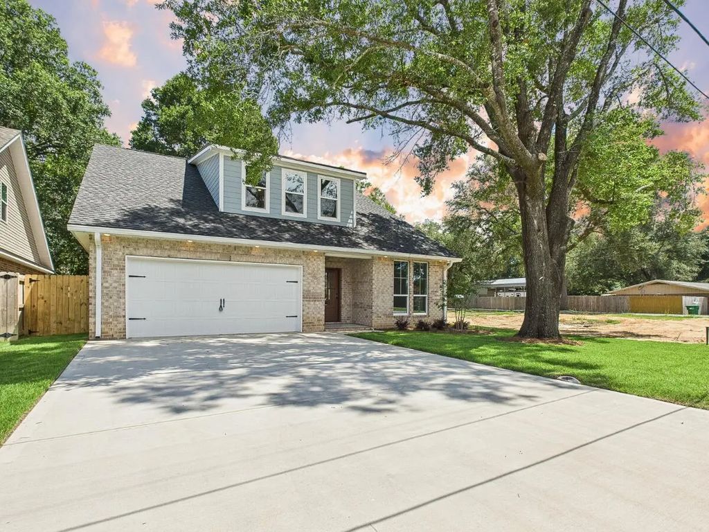 915 47th Street, Niceville