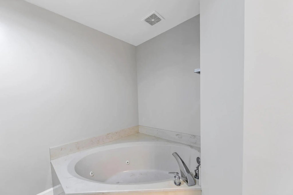 20 of 30 - 1751 Scenic Highway 98 302, Destin, FL