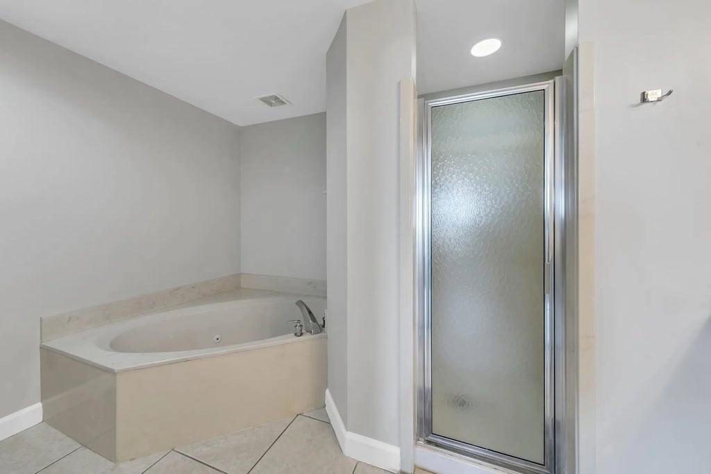 21 of 30 - 1751 Scenic Highway 98 302, Destin, FL