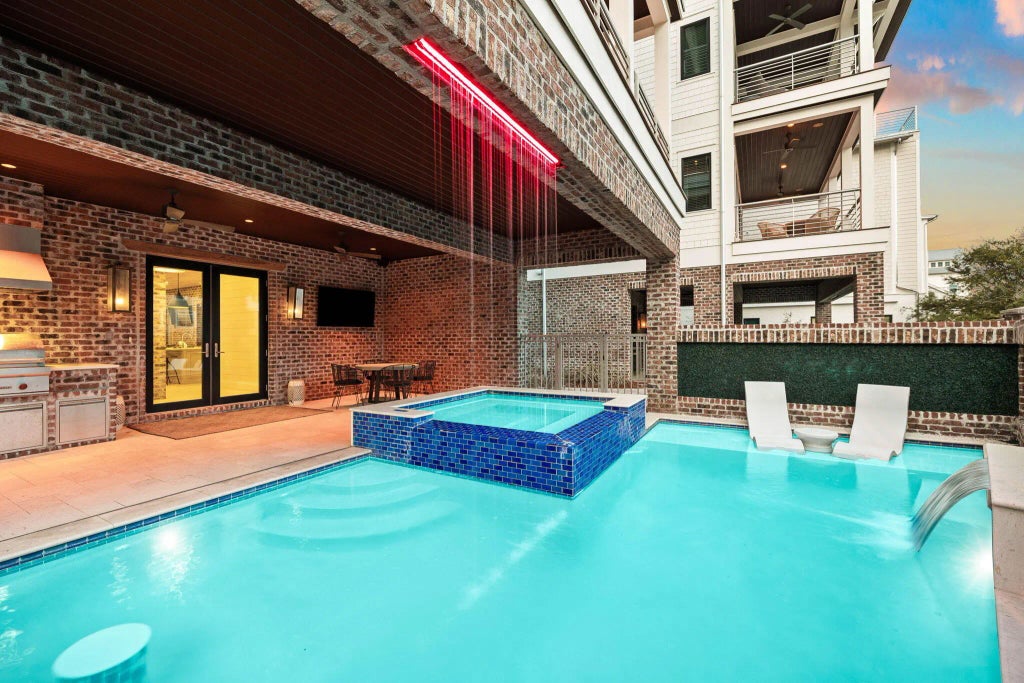 10 of 70 - 3325 E County Hwy 30a, Santa Rosa Beach, FL