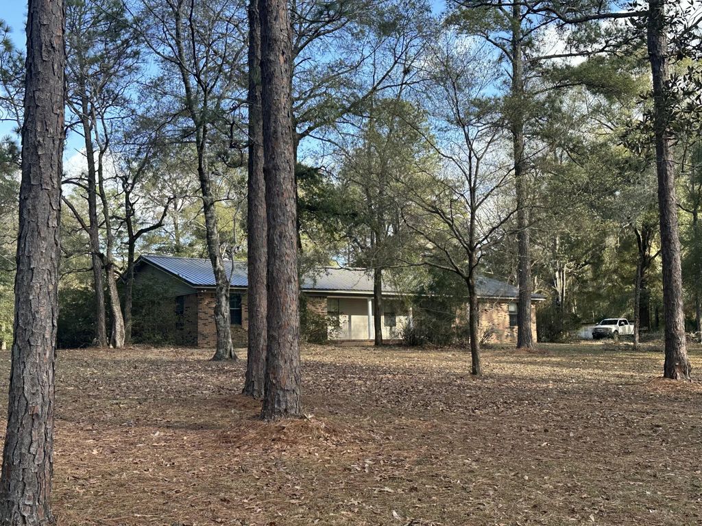 5895 Pineforest Drive, Crestview