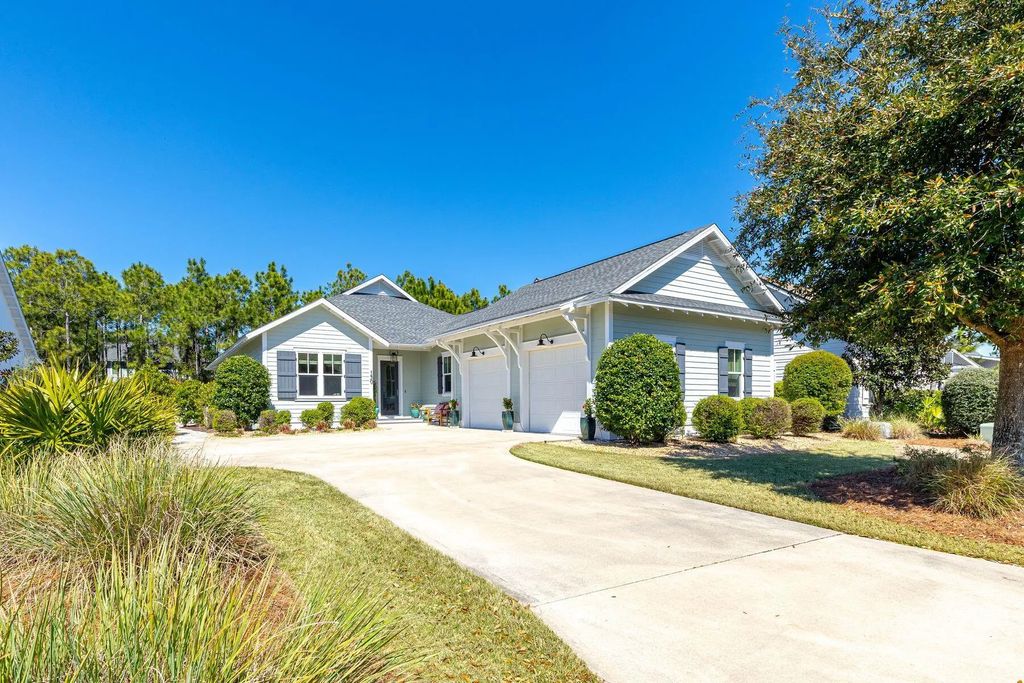 150 Medley Street, Watersound