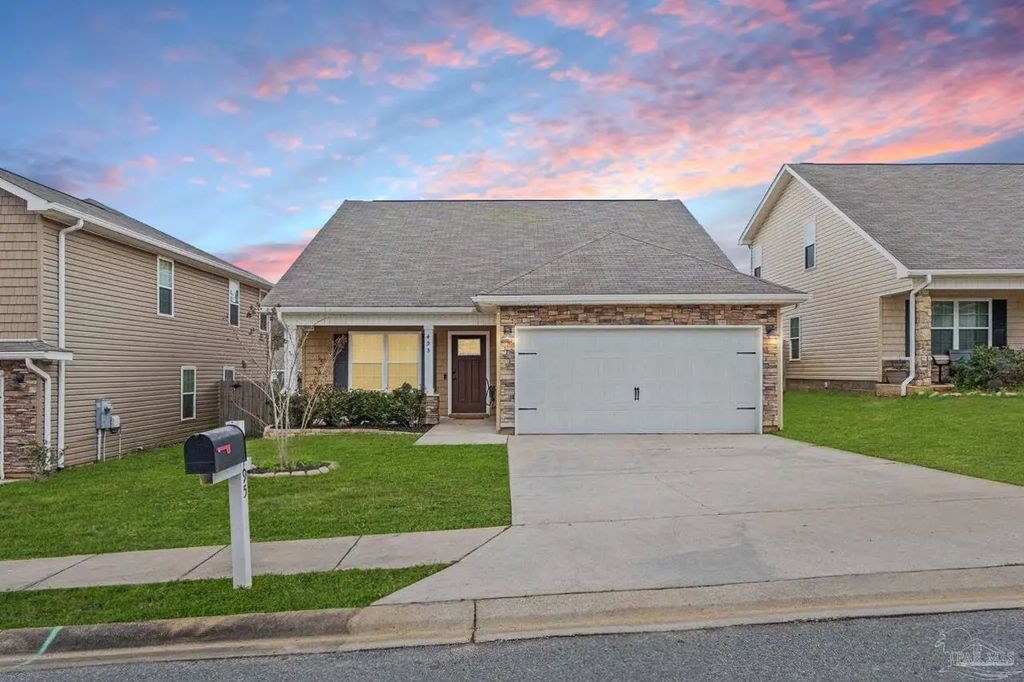 495 Eisenhower Drive, Crestview