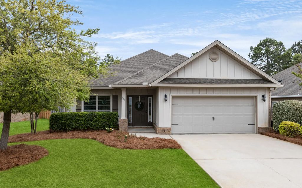 379 Whitman Way, Freeport