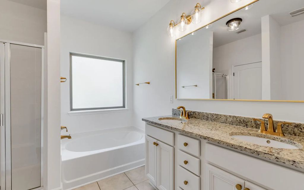 18 of 83 - 379 Whitman Way, Freeport, FL