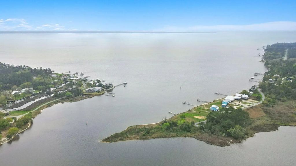 12 of 24 - 554 Beatrice Point Road, Freeport, FL