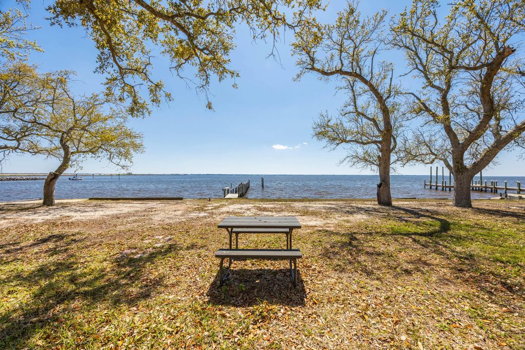 18 of 29 - 2894 Bay Grove Road, Freeport, FL