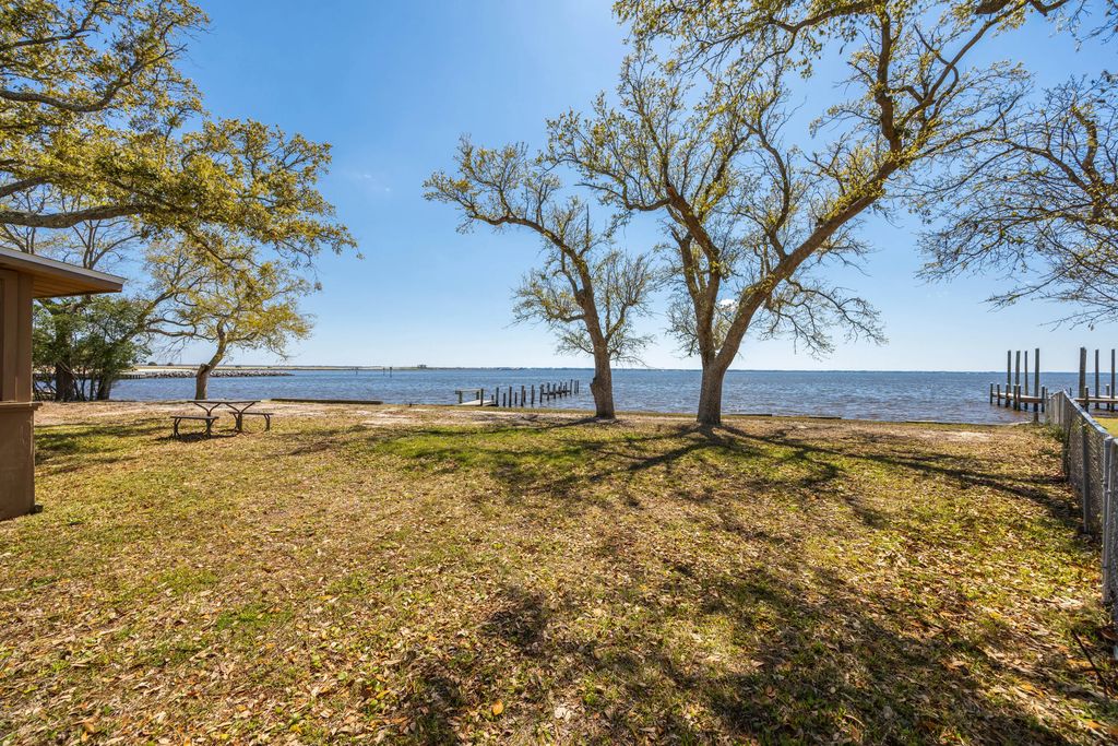 19 of 29 - 2894 Bay Grove Road, Freeport, FL