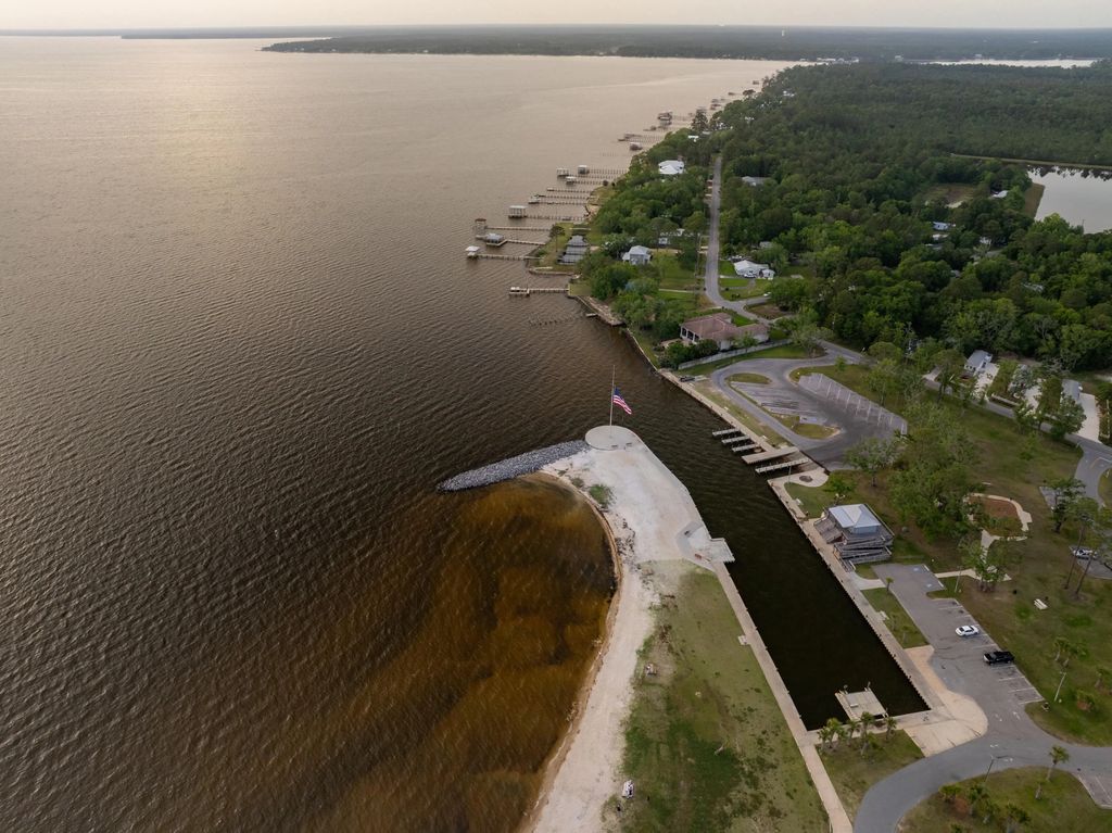 6 of 29 - 2894 Bay Grove Road, Freeport, FL