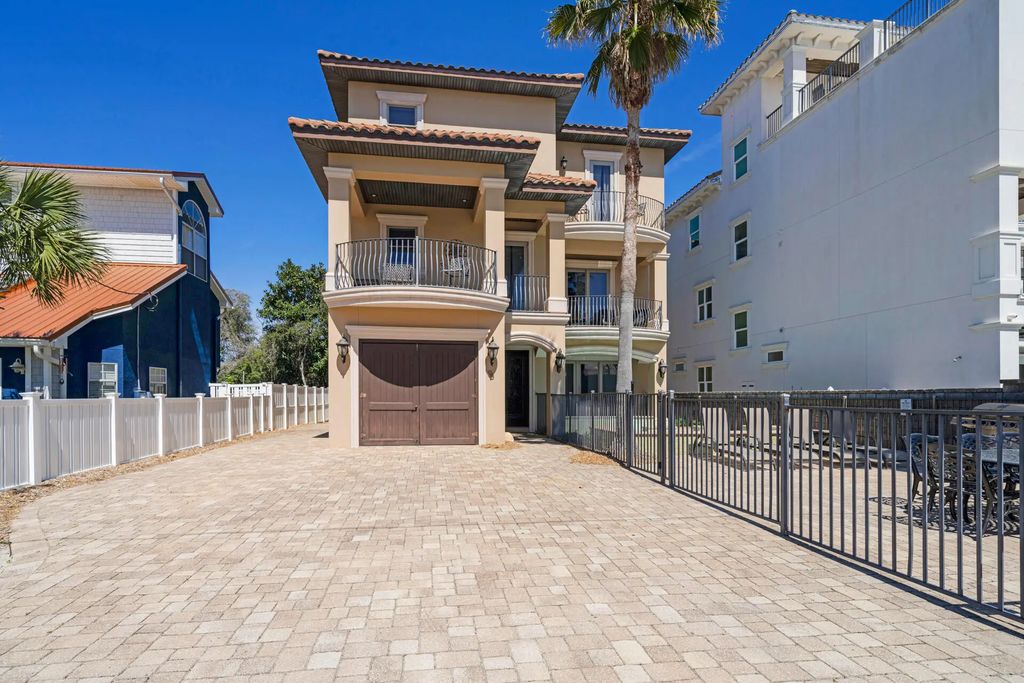 96 Sarasota Street, Miramar Beach