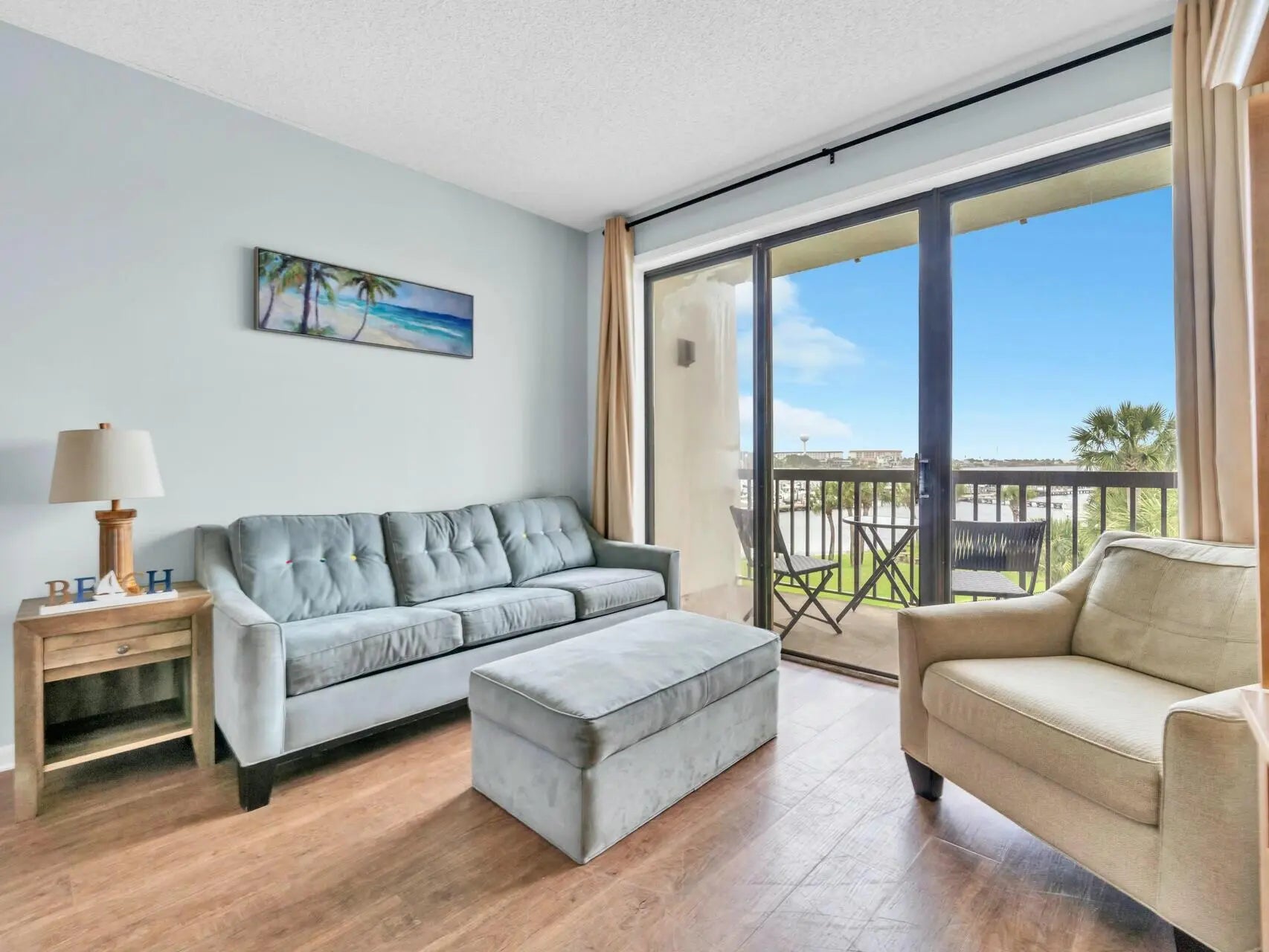 Photo of Listing #973266