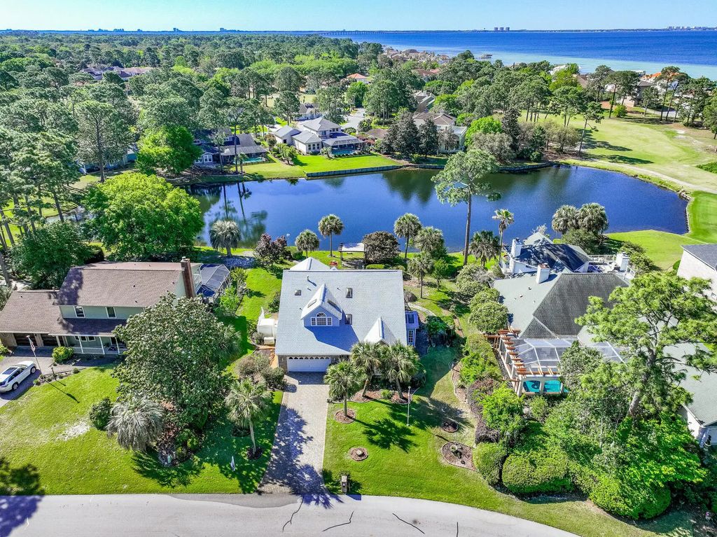 152 Baywind Drive, Niceville