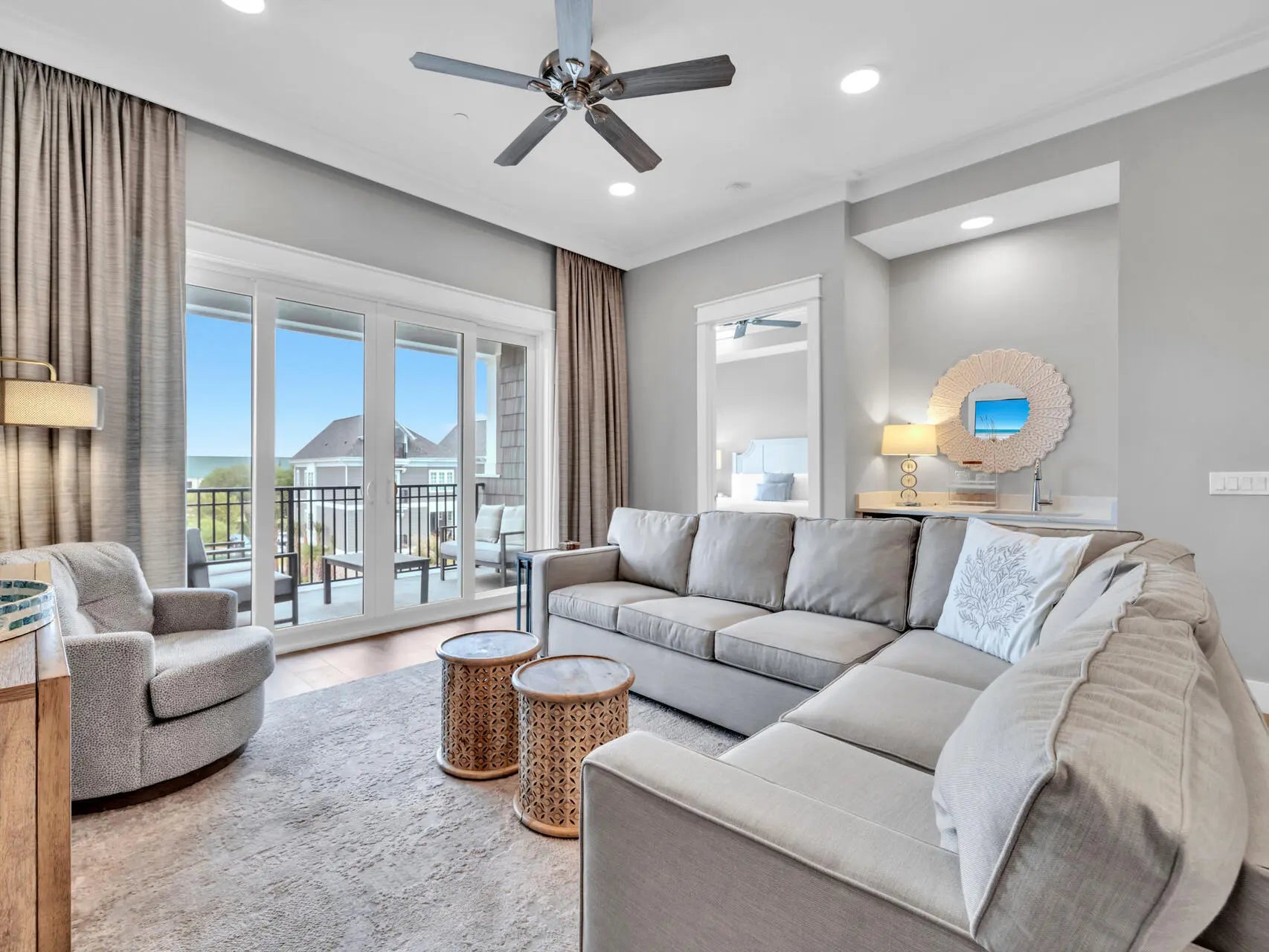 Photo of Listing #973282