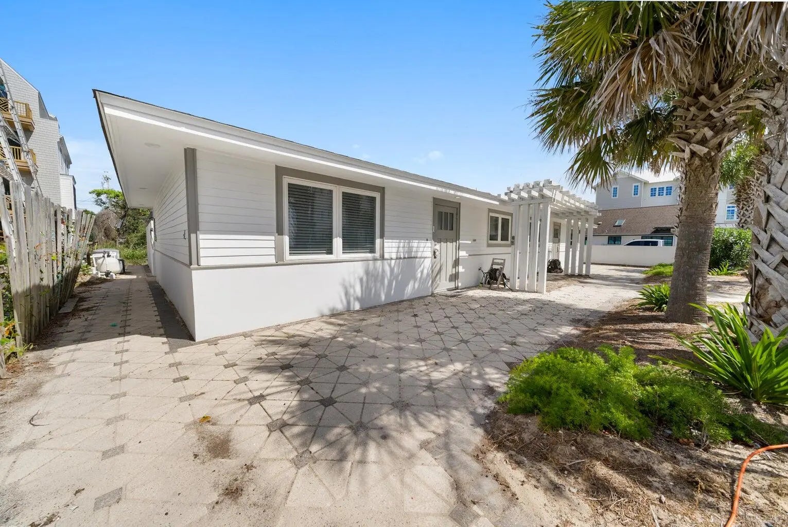 Photo of Listing #973249