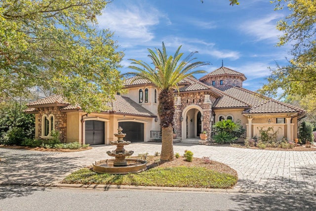 437 Admiral Court, Destin