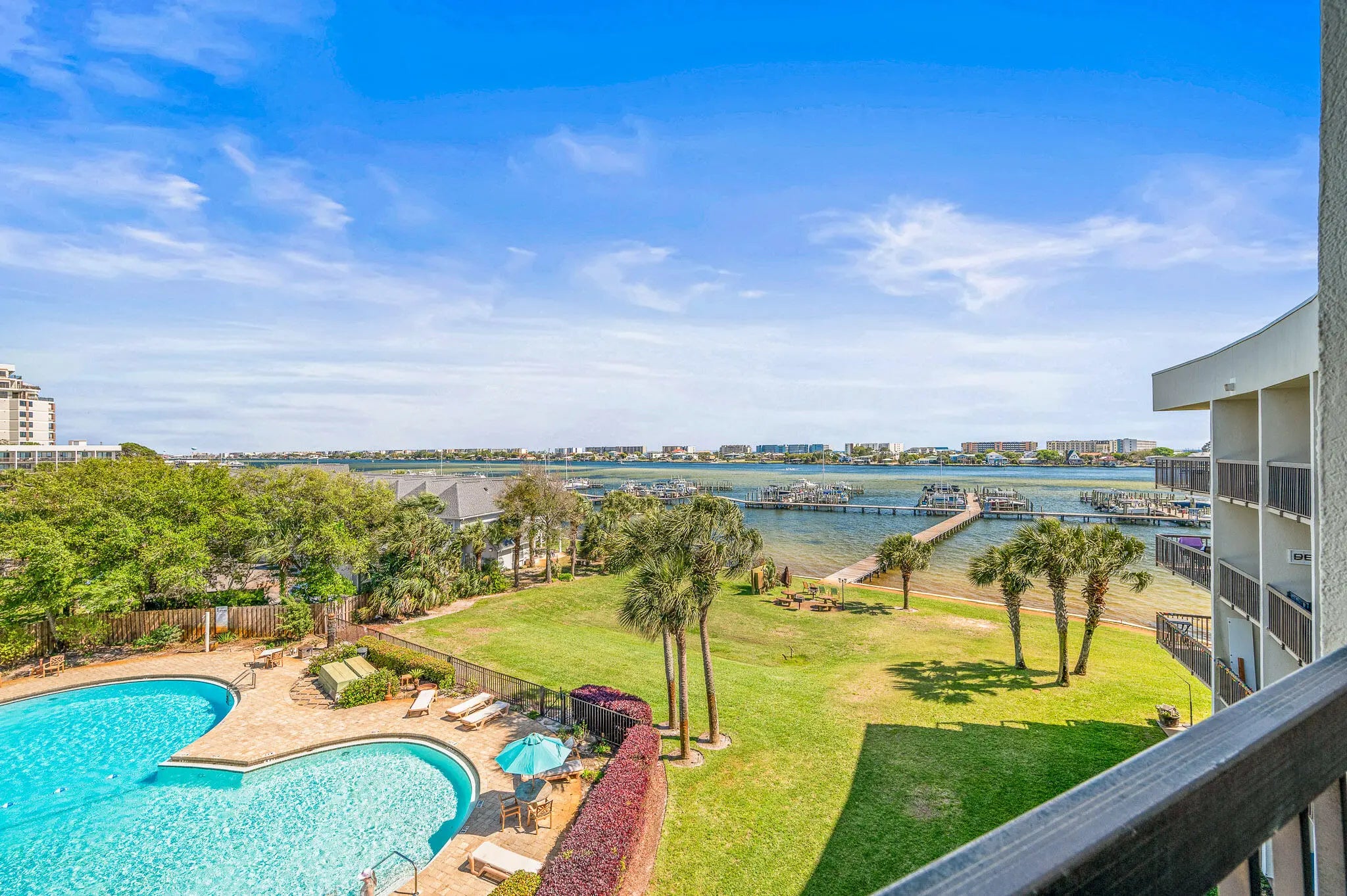 Photo of Listing #973612