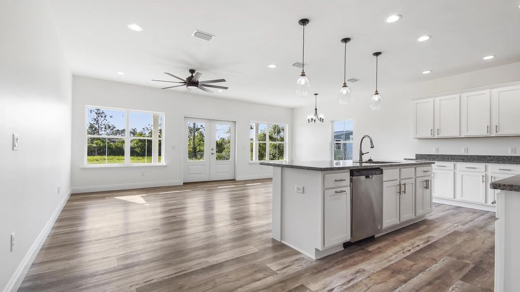 915 Plantation Drive, Panama City