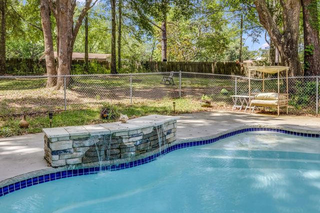 Photo of Listing #974569