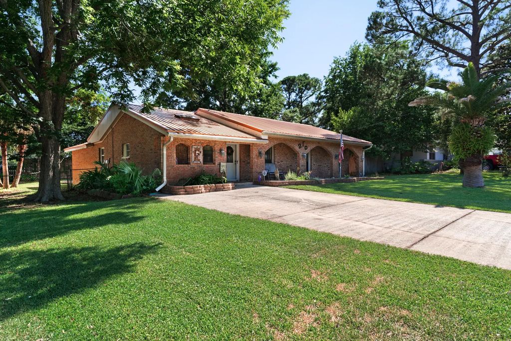 218 Sw Coral Drive, Fort Walton Beach