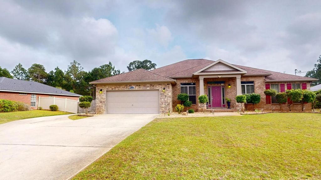 7445 Brevard Street, Navarre