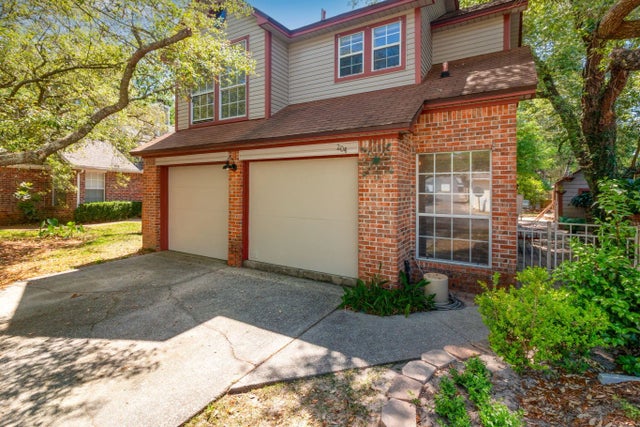 204 Parkwood Circle, Niceville