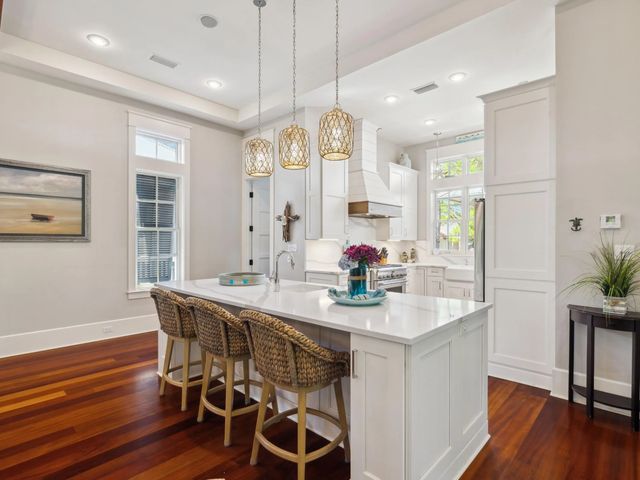 Photo of Listing #977090