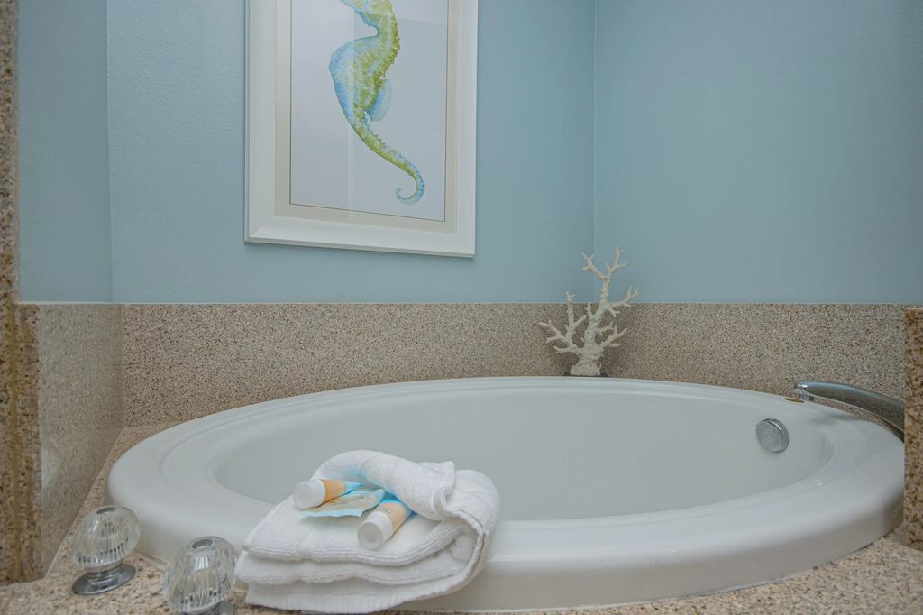 38 of 53 - 9902 S Thomas Drive 431, Panama City Beach, FL
