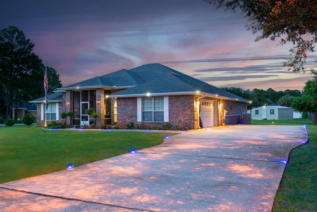 2424 Pineneedle Drive, Navarre