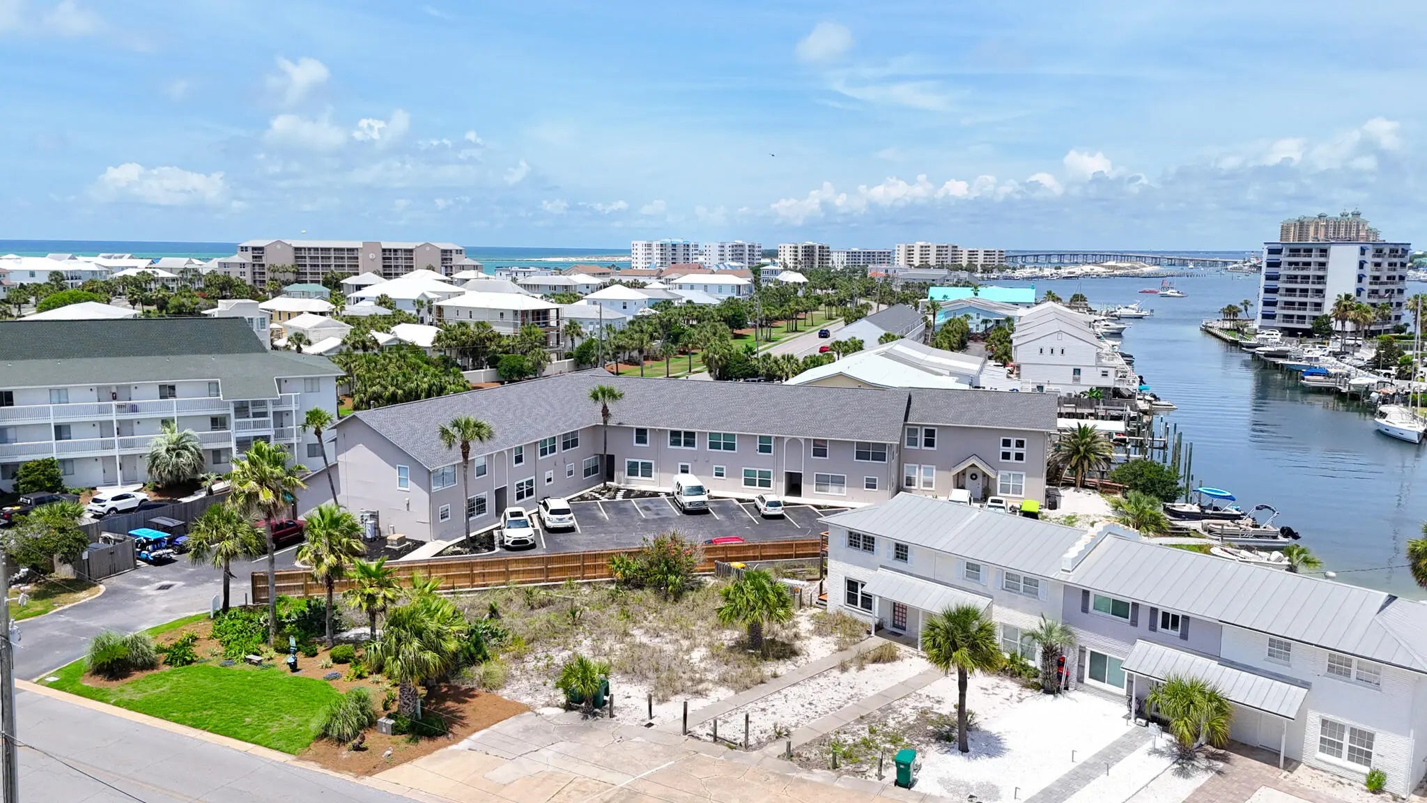 Photo of Listing #977619