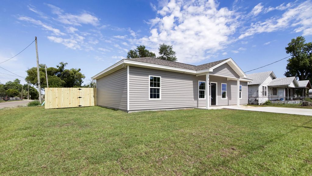 245 Central Avenue, Panama City
