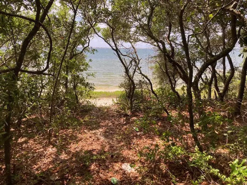 2847 Us Highway 98, Mary Esther