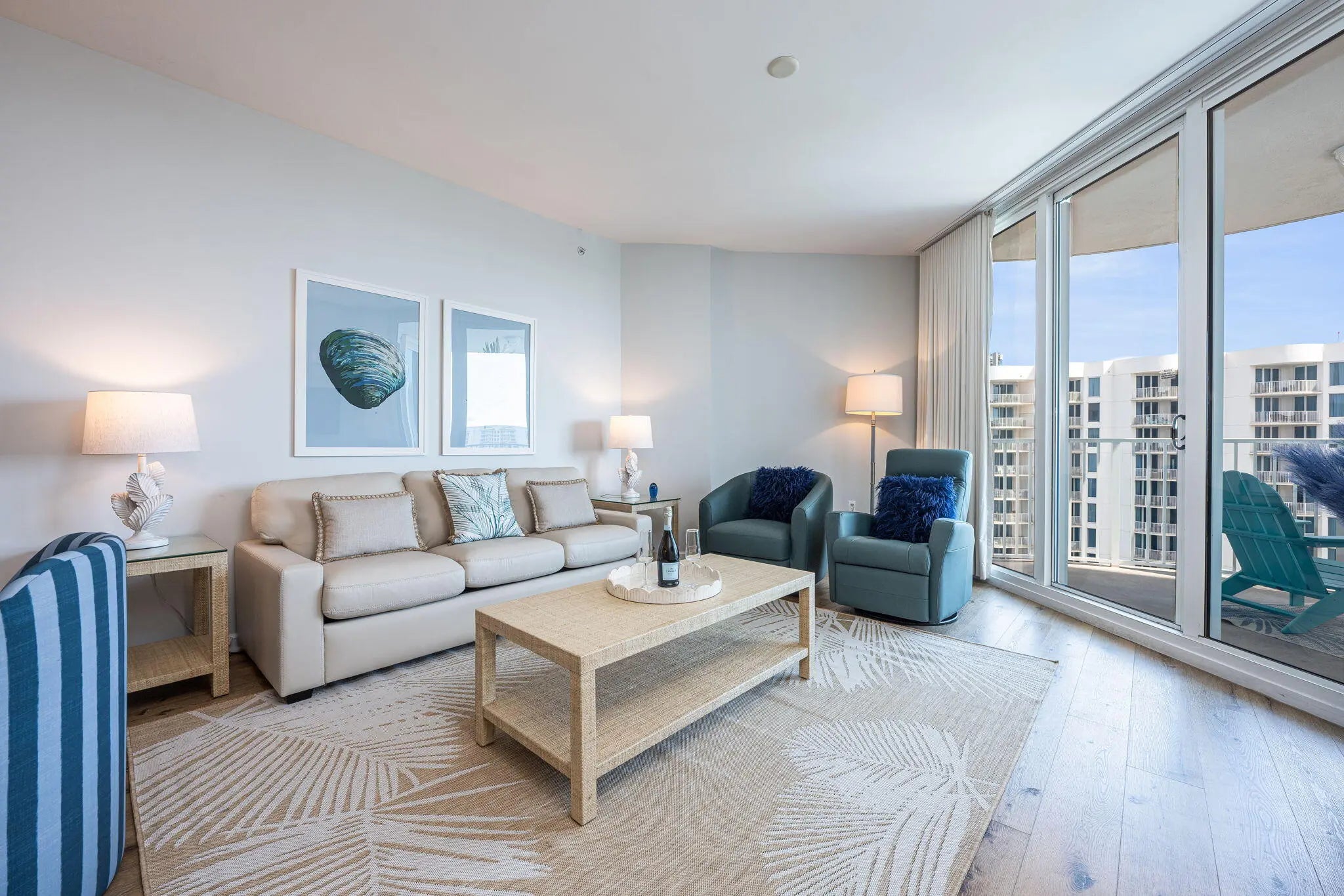 Photo of Listing #977713