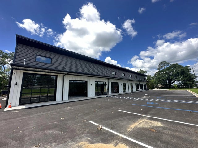 Photo of Listing #977997