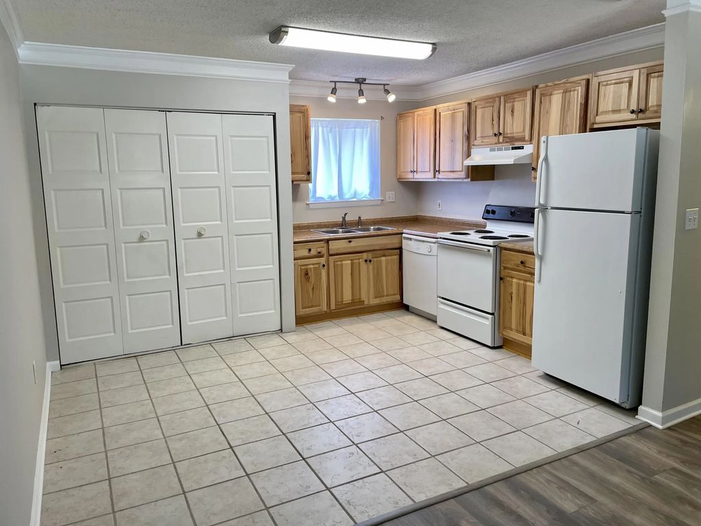 201 E College Boulevard 46, Niceville