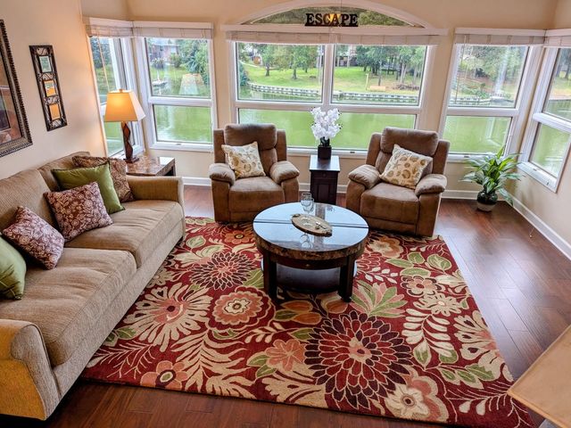 Photo of Listing #978389