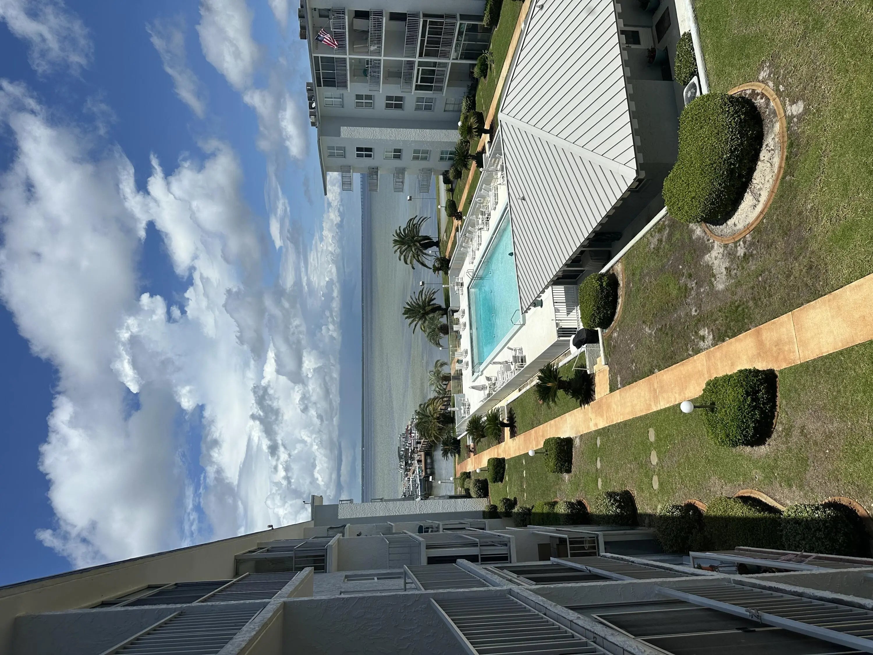 Photo of Listing #978099