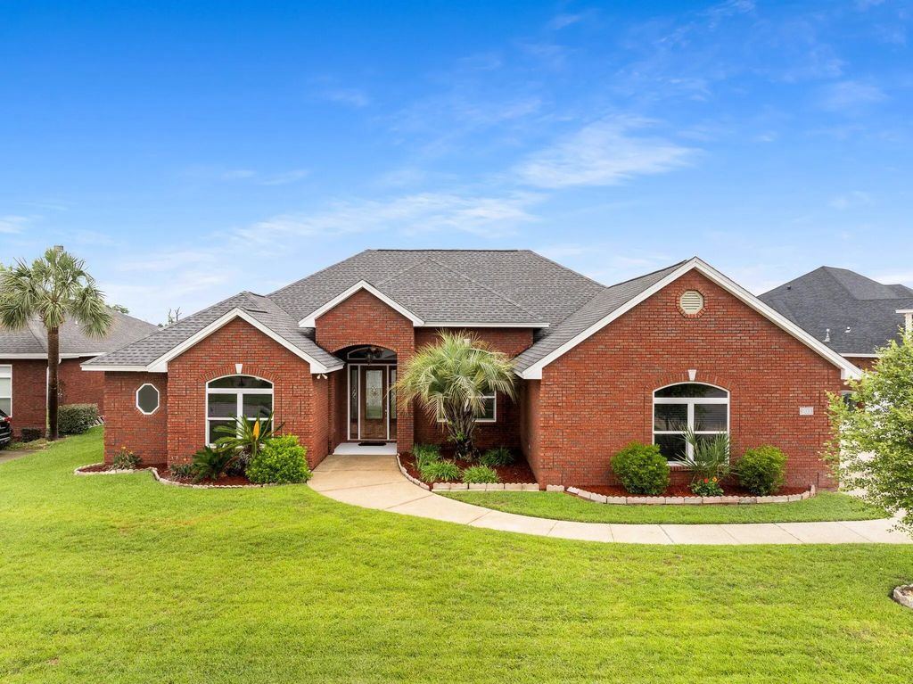 203 Landings Drive, Lynn Haven