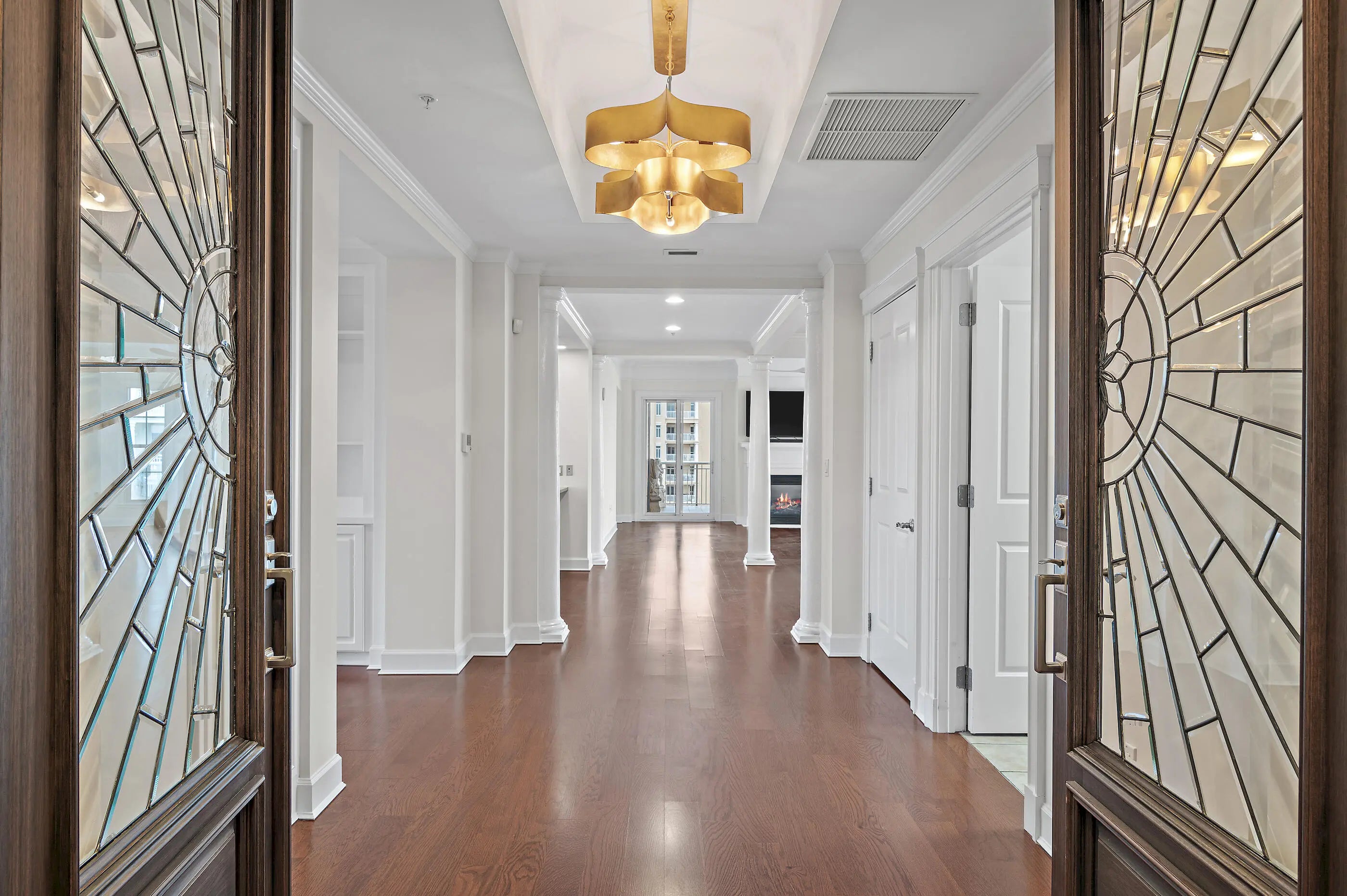 Photo of Listing #978307